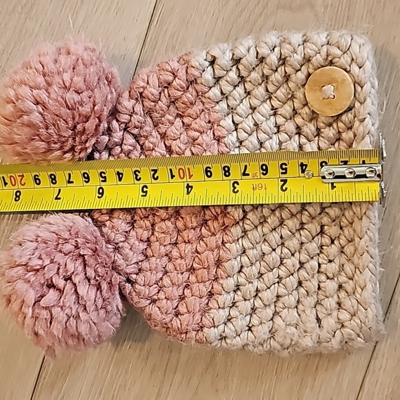 Hand Knit PomPom Toque - Picture 8 of 8
